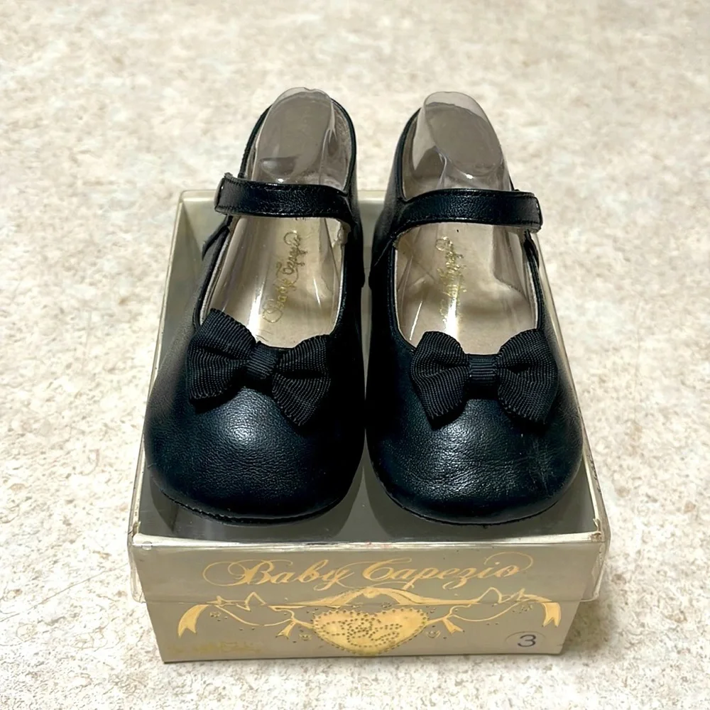 VINTAGE BABY CAPEZIO BLACK LEATHER MARY JANE CRIB SHOES IN BOX